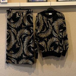 Ostrich shirt set. EUC. Size Medium.